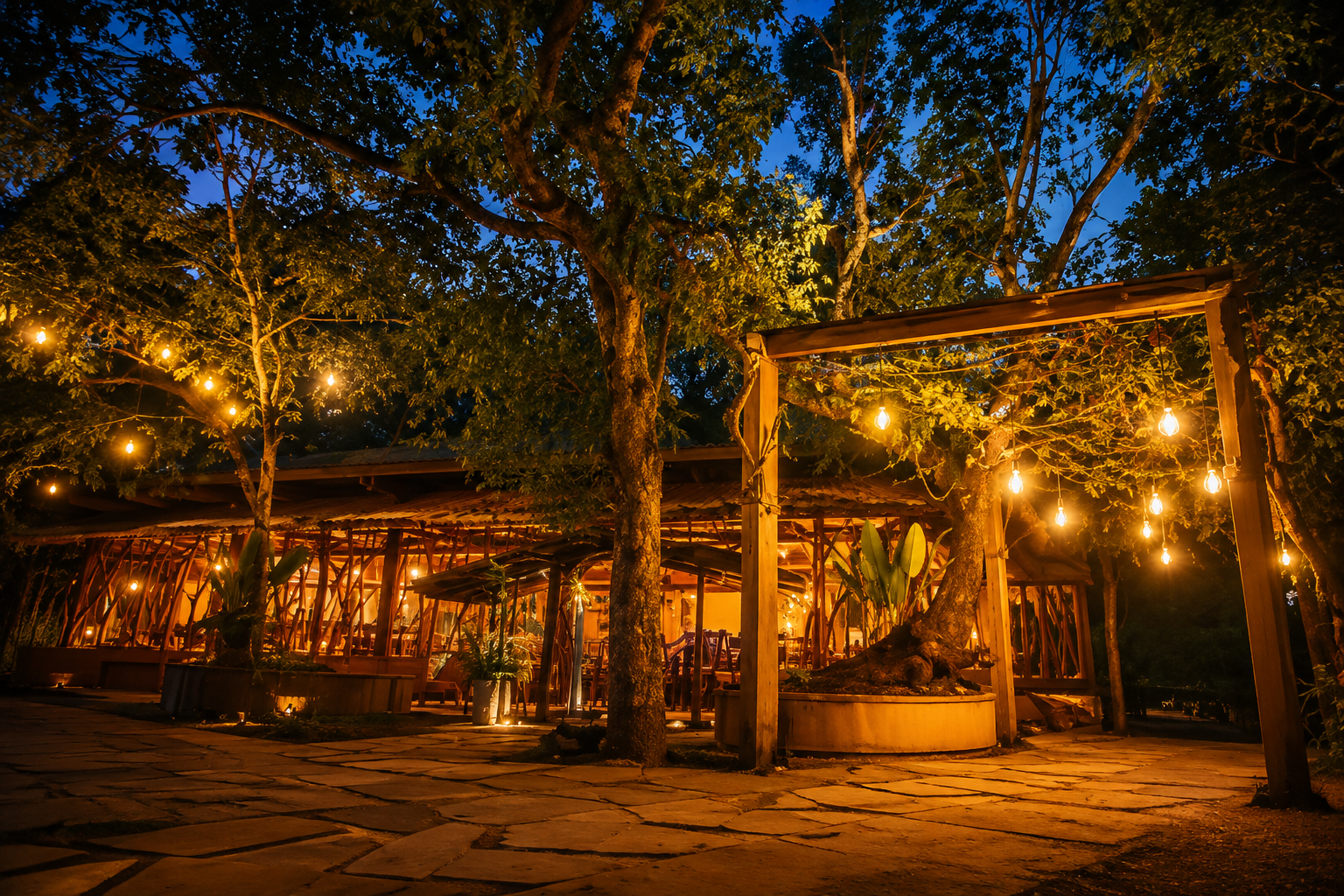 Dining at Sakisanda Hideaway